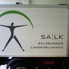SALK Salzburger Landeskliniken Fahrzeugbeschriftung